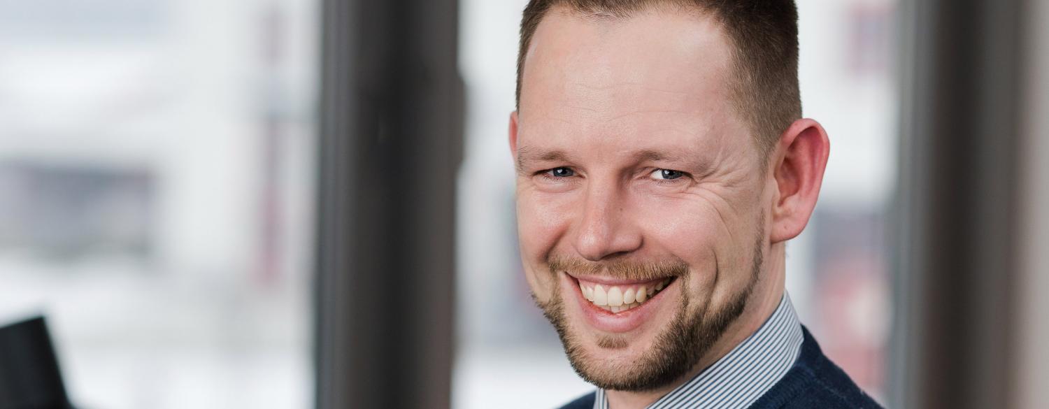 En tant que vendeur expérimenté et chef de projet, Christoph sait comment affronter les tâches de manière détendue, même si celles-ci sont stressantes et épuisantes. 